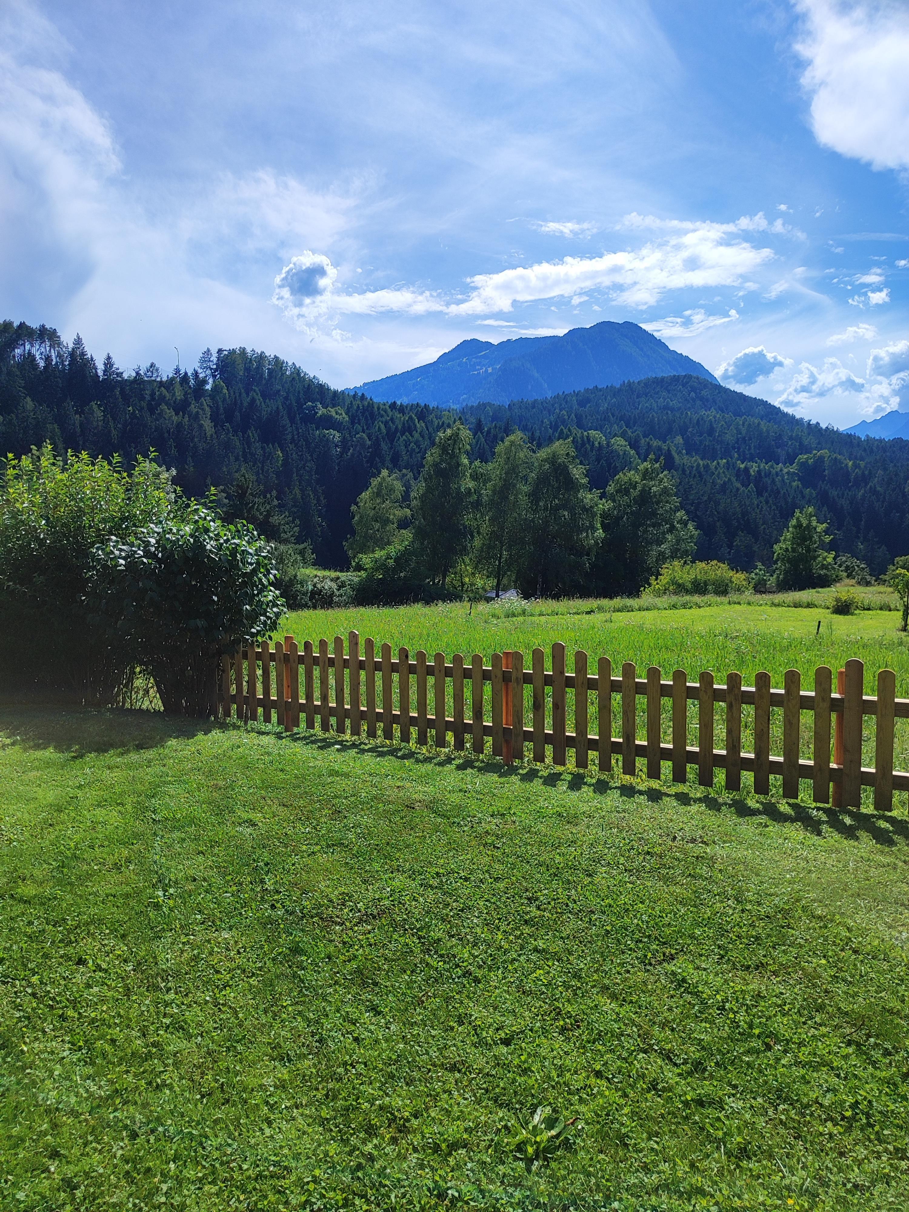 Ausblick Oberland mit Garten