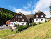 Hela, hotel