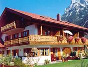 Alpenland, Haus