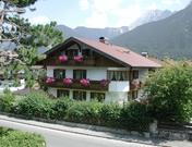 Riesenweber, Ferienwohnung