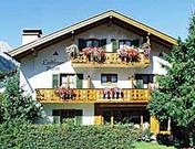 E. Poller, Landhaus