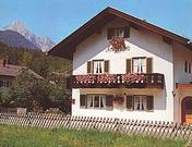 Angelika, Haus