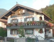 Lerchenfels, Haus