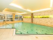 Moser, Hotel