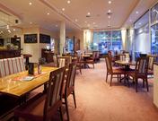 Ilius, Cafe-Ferienhaus