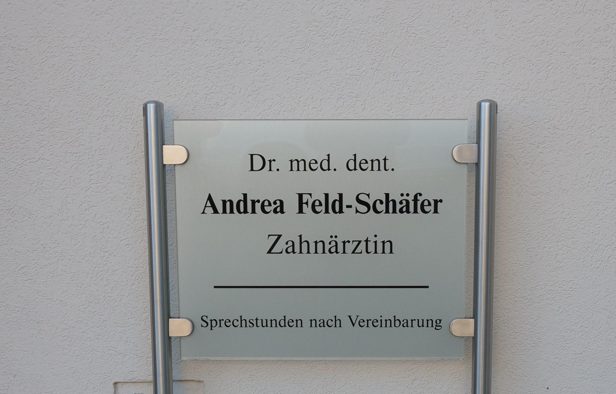 Zahnarztpraxis Dr. med. A. Feld Schild