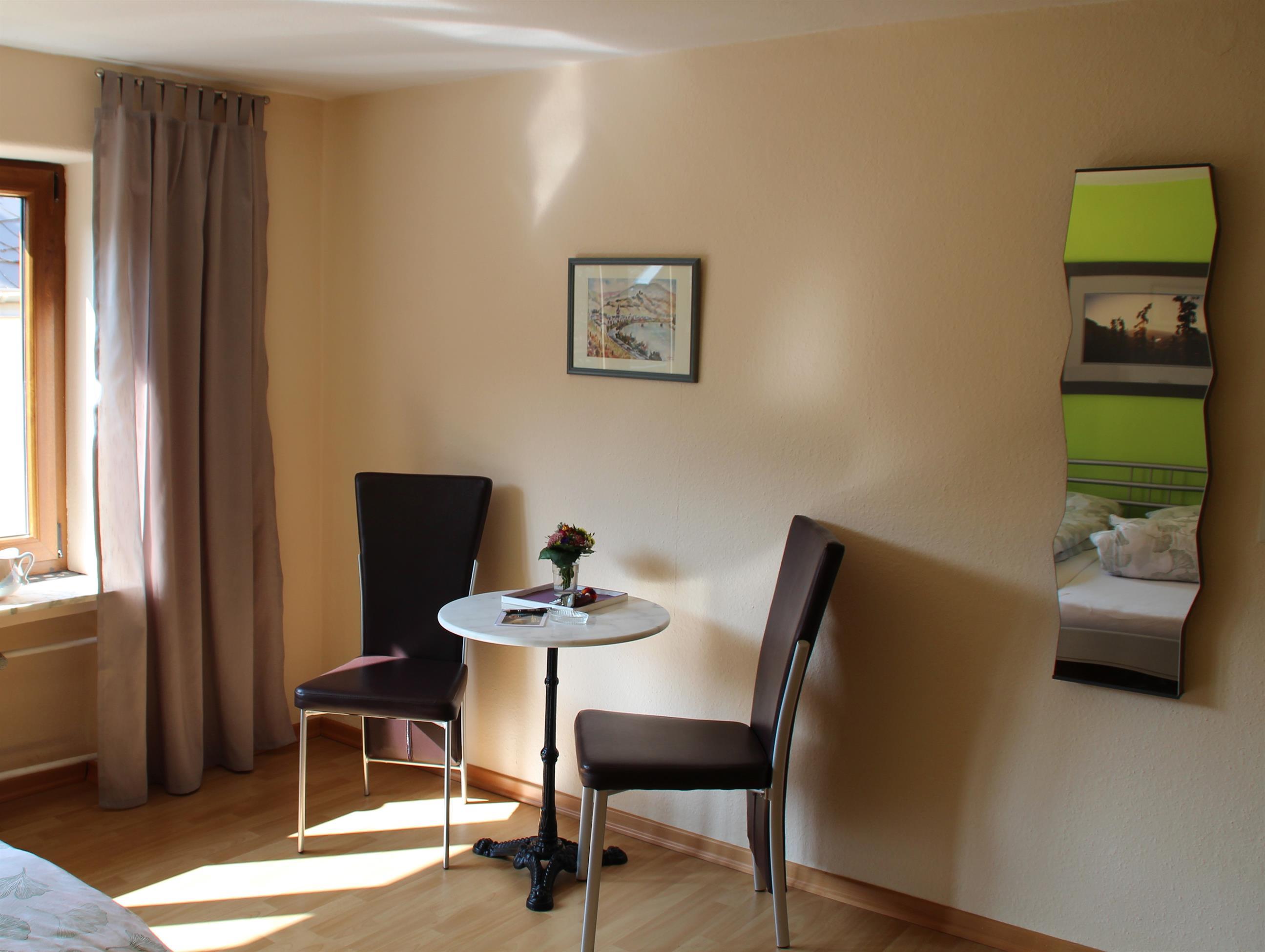 Sitzecke Schlafzimmer 1