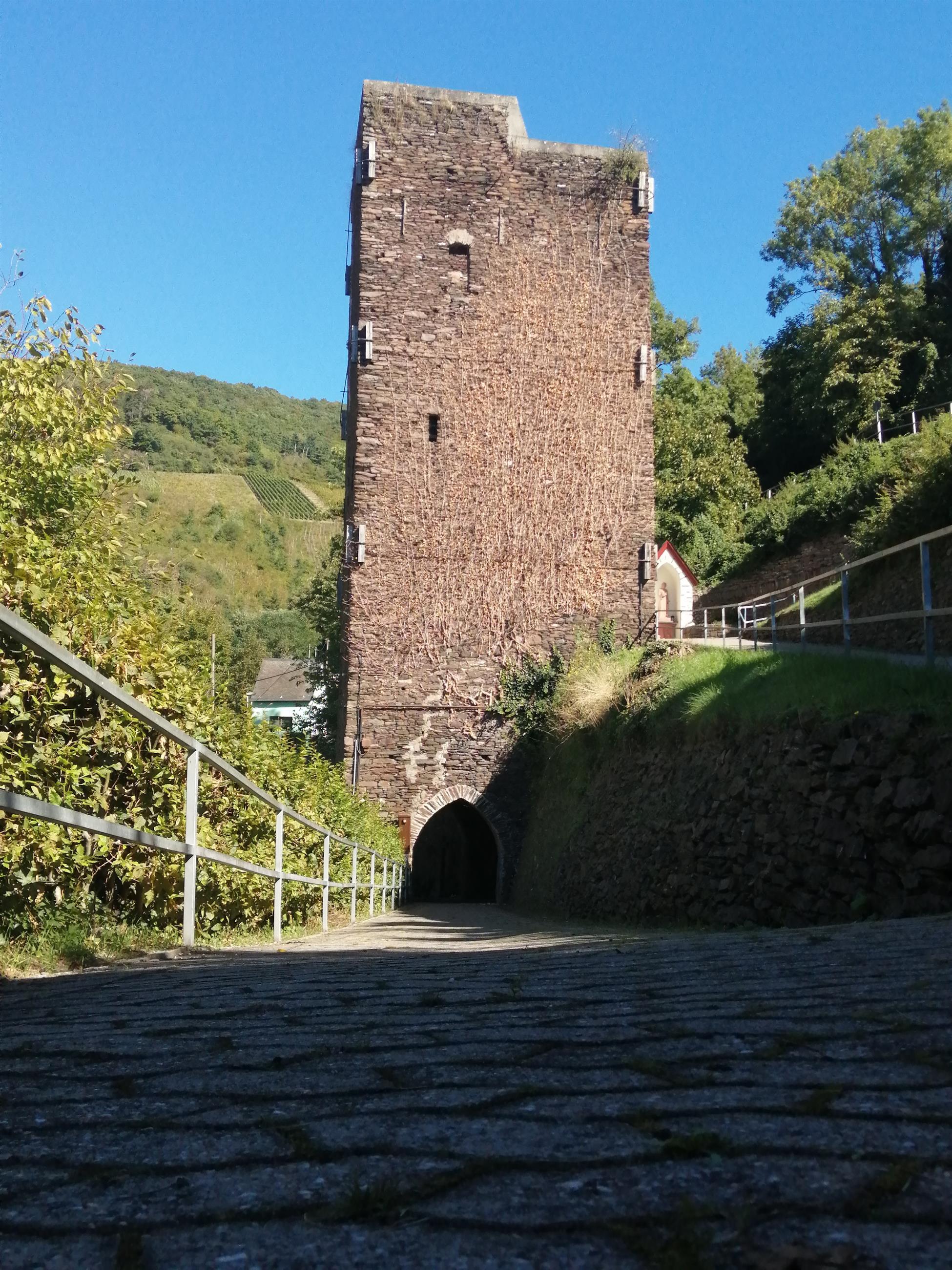 Viereckiger Turm in Zell (Mosel)