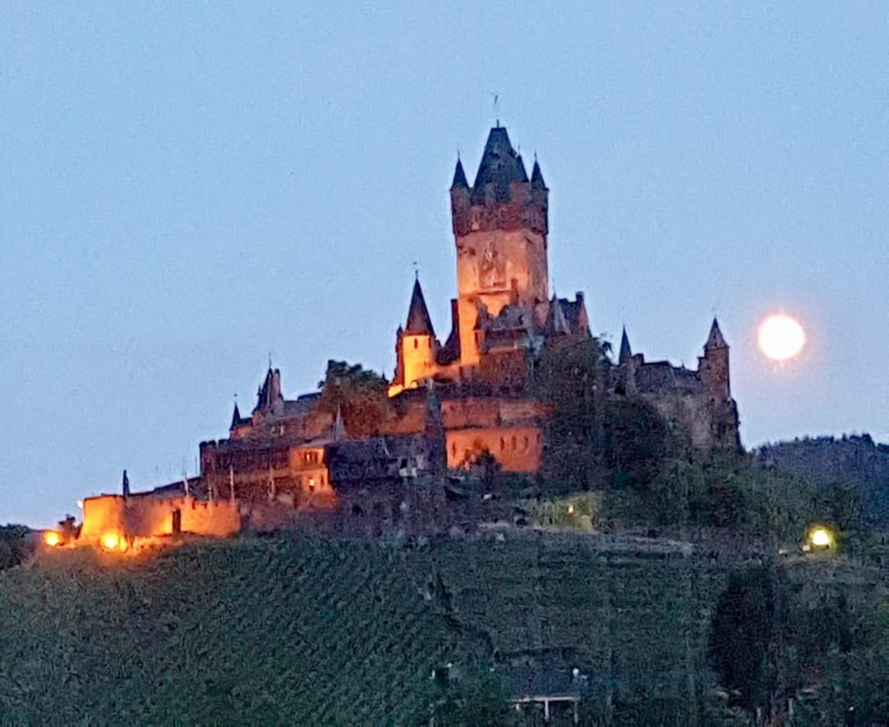 Terrassenblick auf die Burg