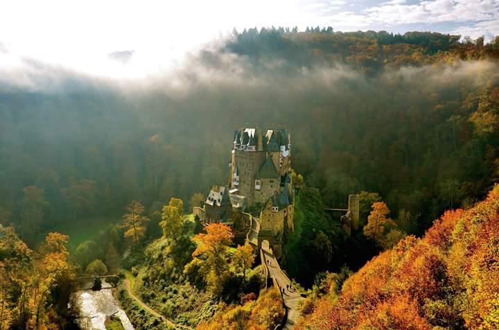 Herbst bei der Burg Eltz