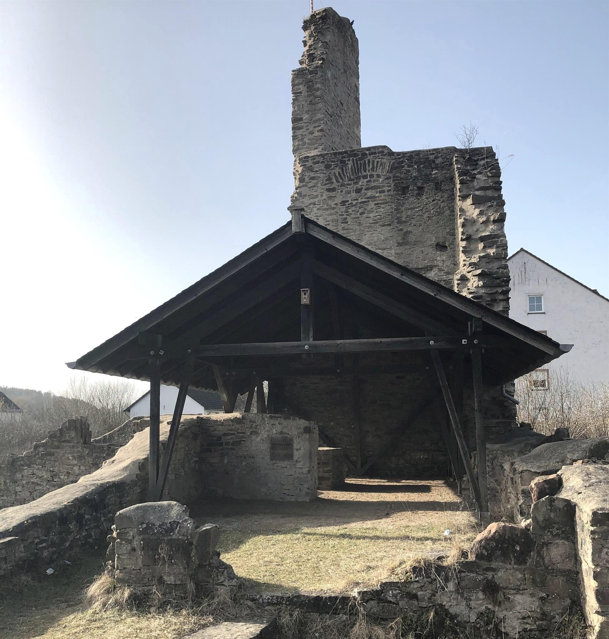 Eifelverein Hillesheim Winterwanderung Zur Burgruine Glaadt