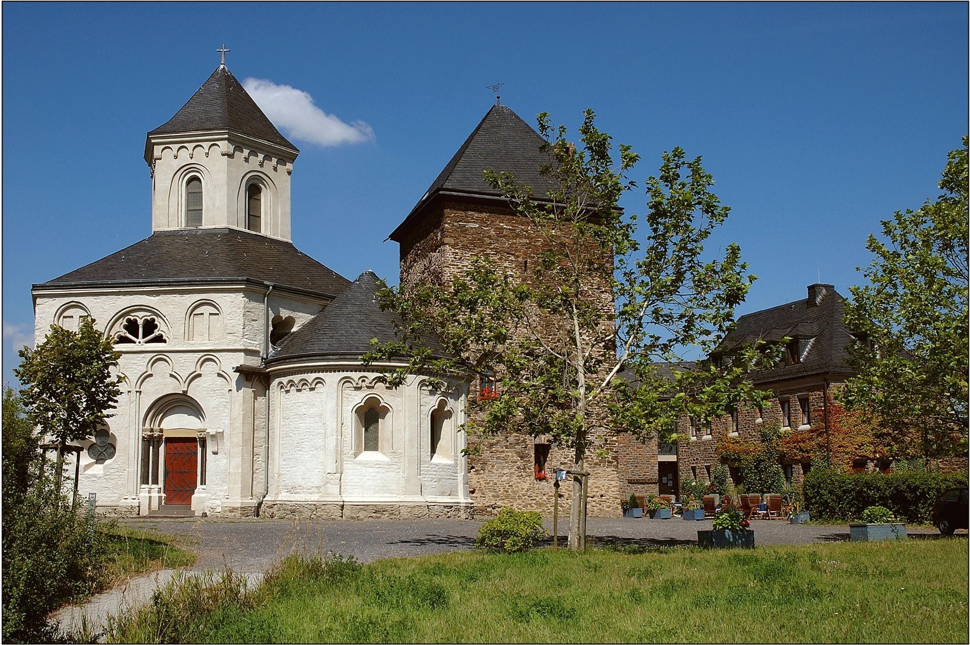 Matthiaskapelle mit Oberburg