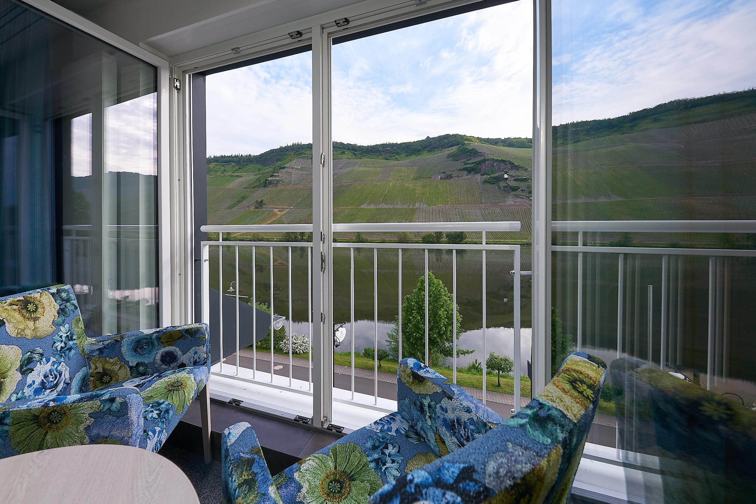 Zimmer_frz_Balkon