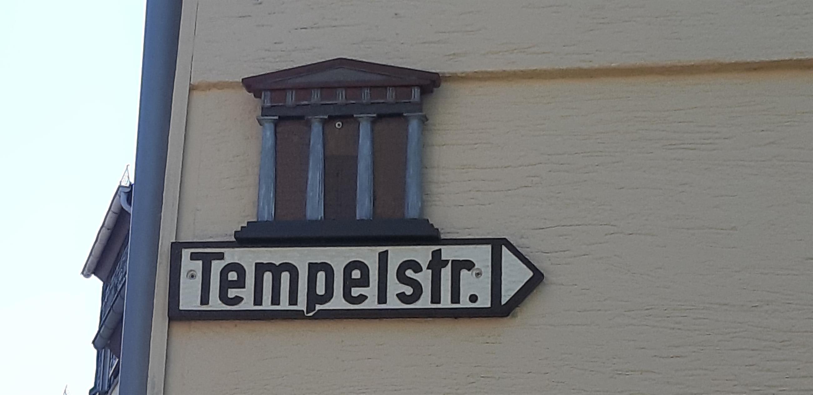 Straßenschild "Tempelstr."