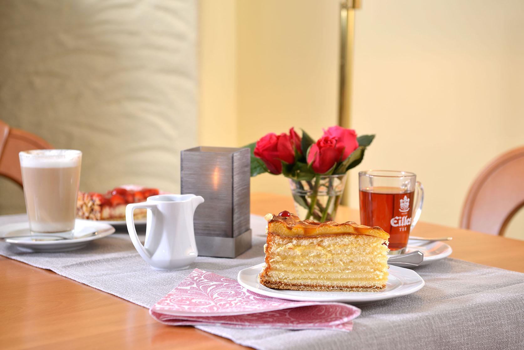 Moselhotel Burg-Café Alken - Kuchen/Torte