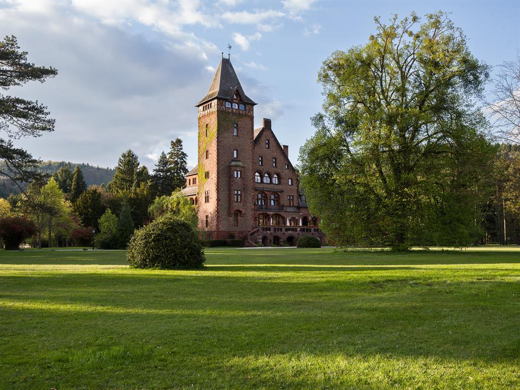 Schloss Saareck Außenansicht