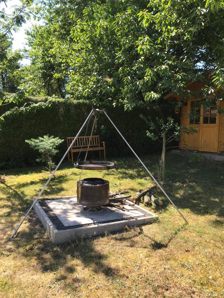 Grillplatz mit Gartenhütte