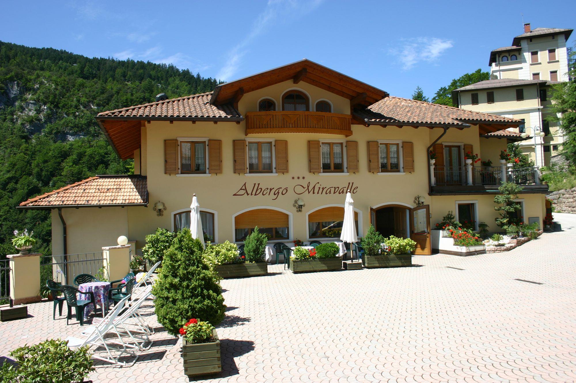 Hotel Miravalle Albergo 3 stars SUP in Fai della Paganella