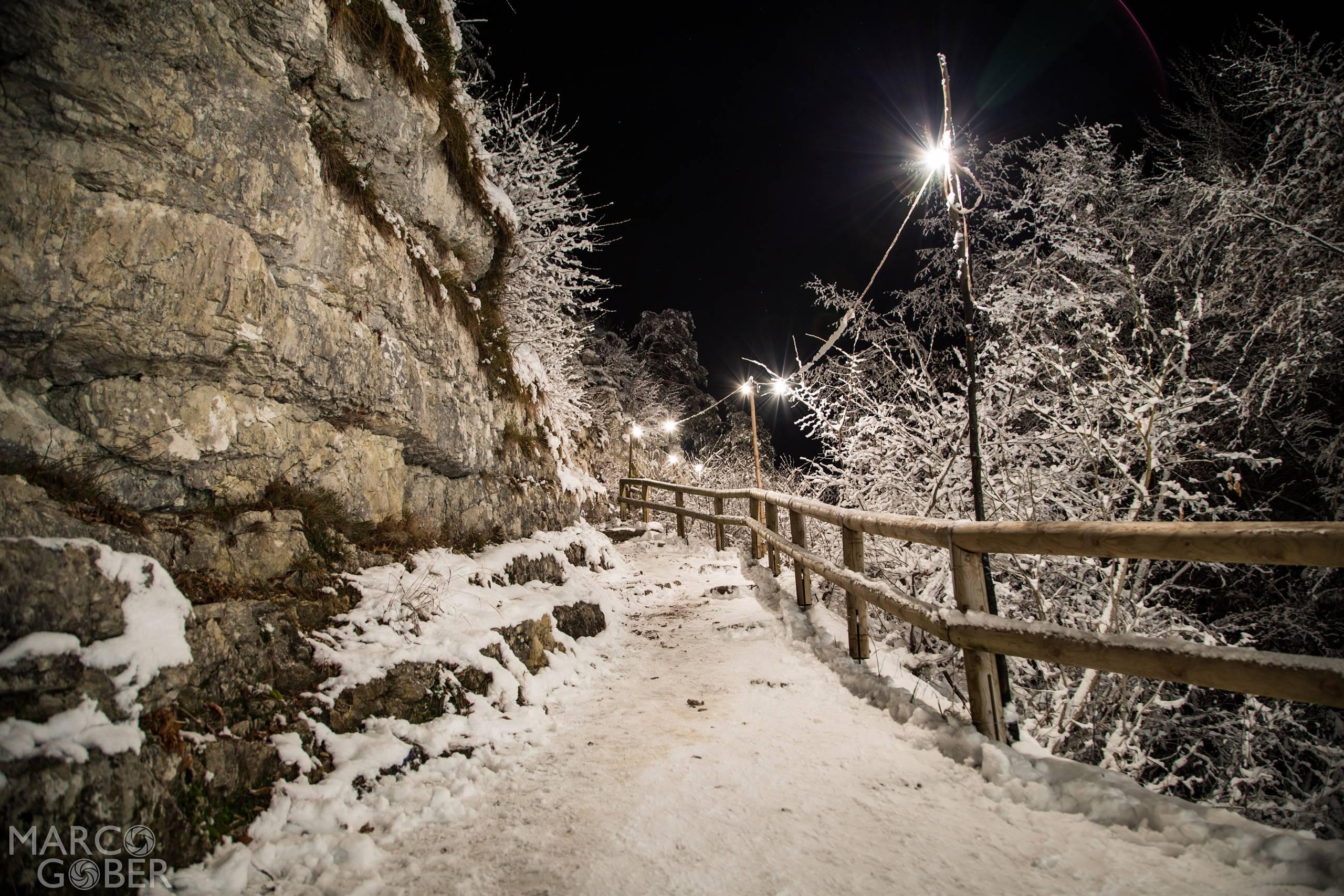 Passeggiata alla Cascata Illuminata dell'Hoffentol