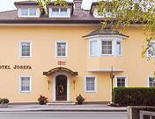 Josefa, Hotel