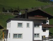 Maria, Haus