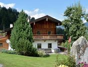 Ferienhäuser Asterhof****