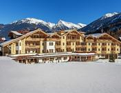 Kristall, Hotel