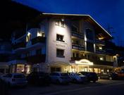 Andrea, Hotel