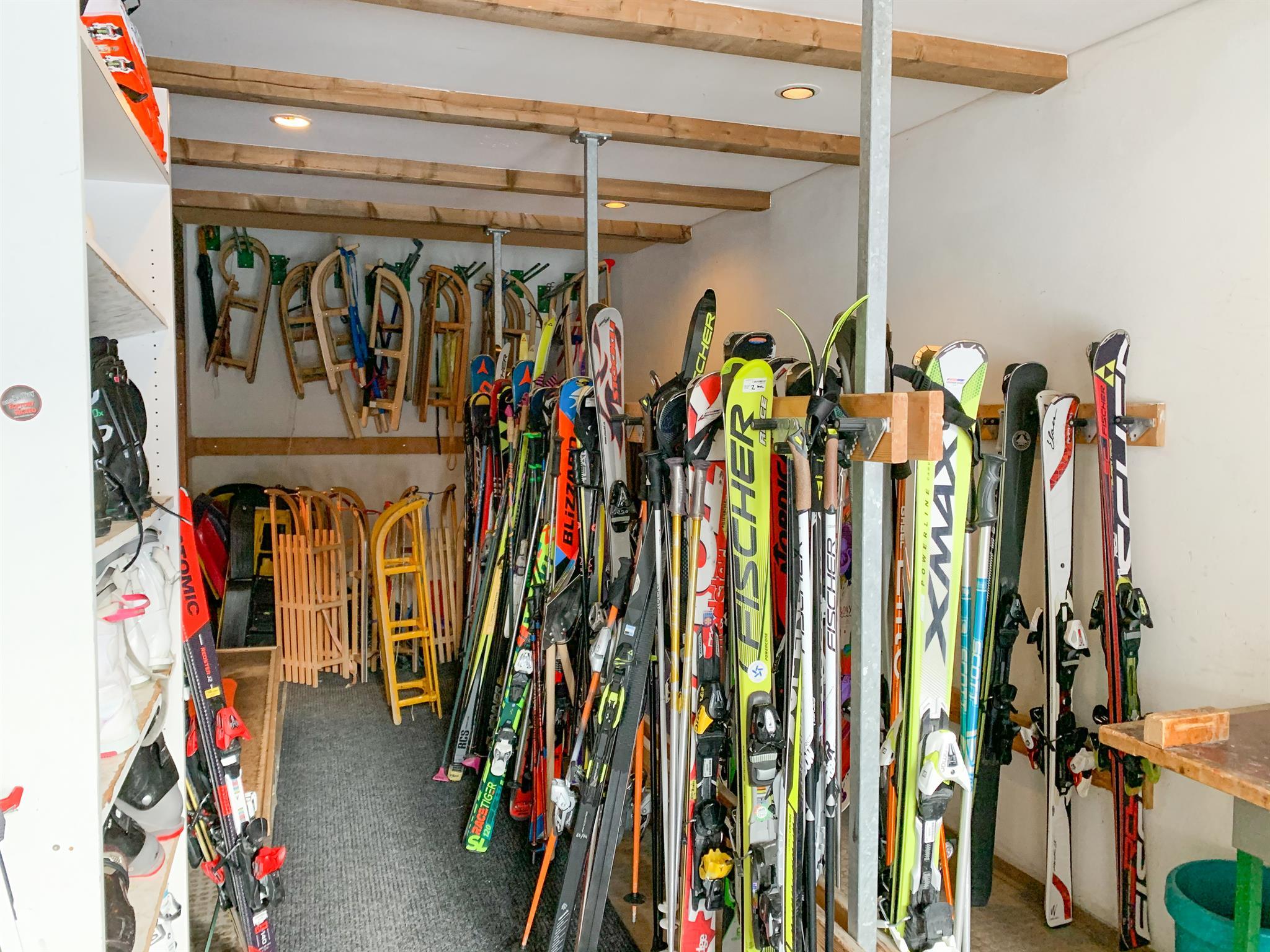 3C4EB5B3-B814-48DC-A2E6-E875896EA308 3C4EB5B3-B814-48DC-A2E6-E875896EA308