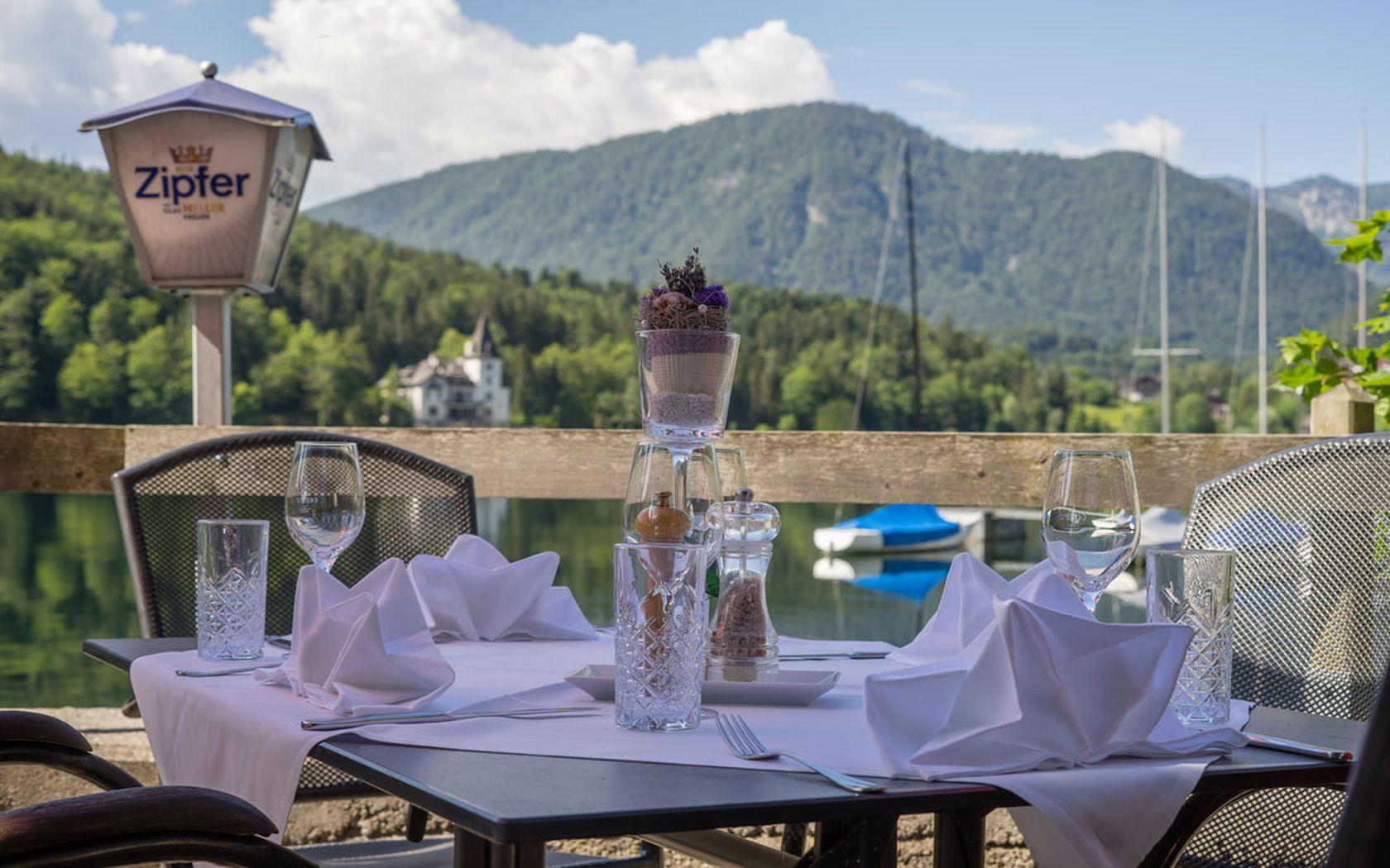 Martinigansl Essen beim Dorfwirtshaus Stöckl