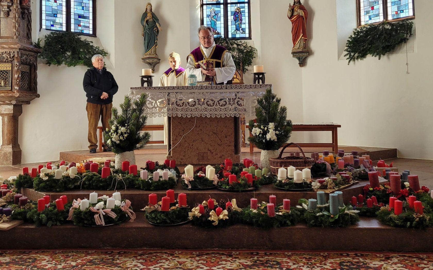 Familiengottesdienst und Adventkranzsegnung