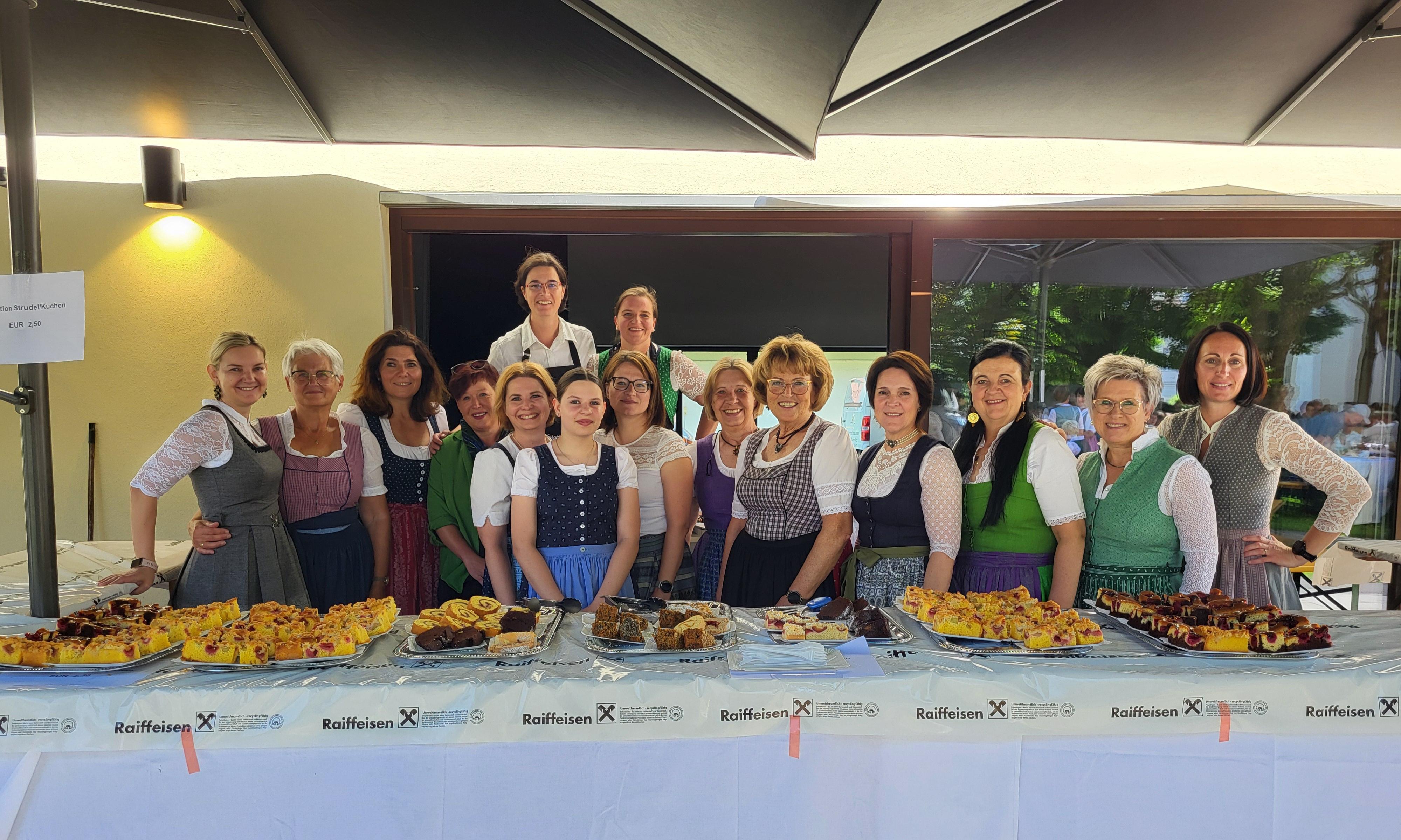 Gamlitz trägt Tracht am Strudeltag