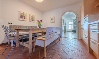 Fully equipped kitchen with oven