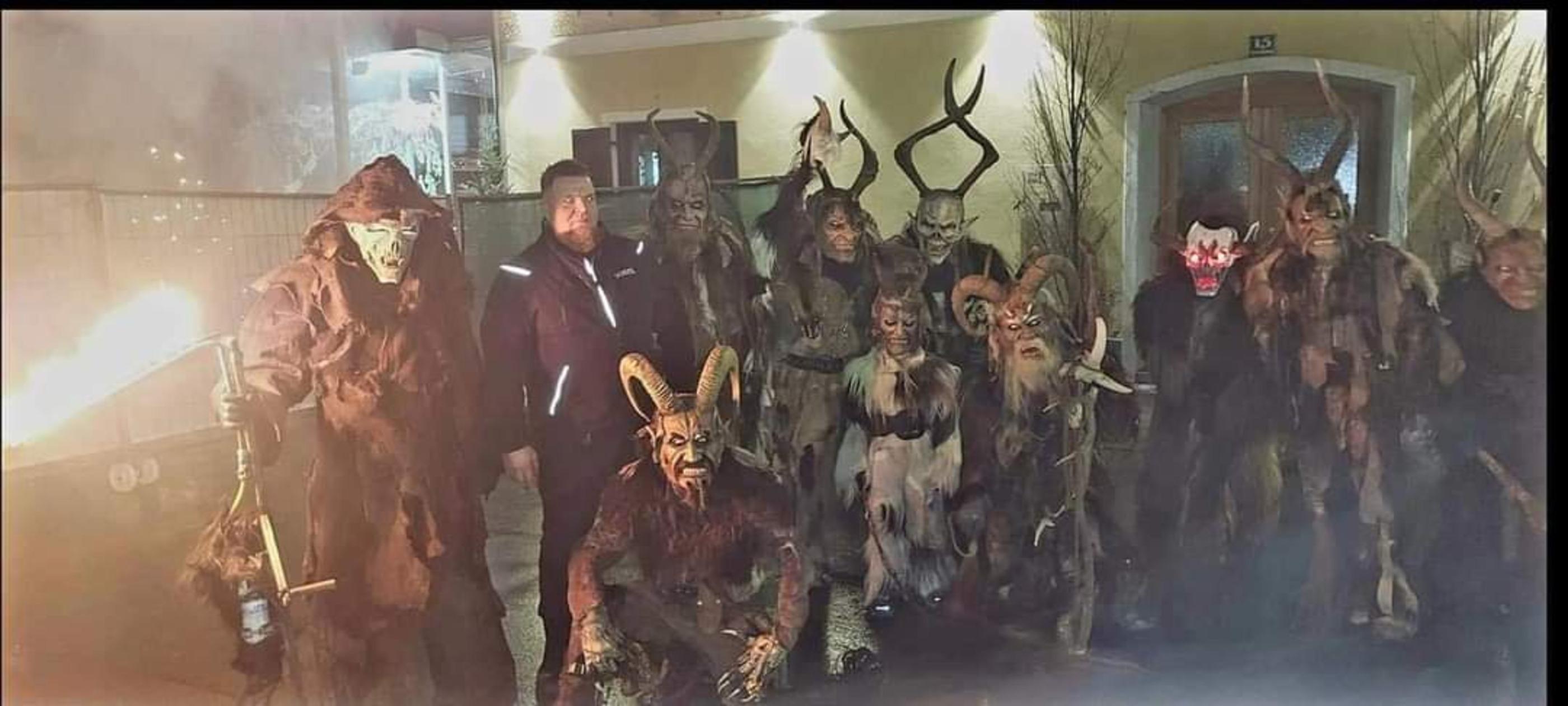 Perchtenlauf der Schmiernberg Teifln