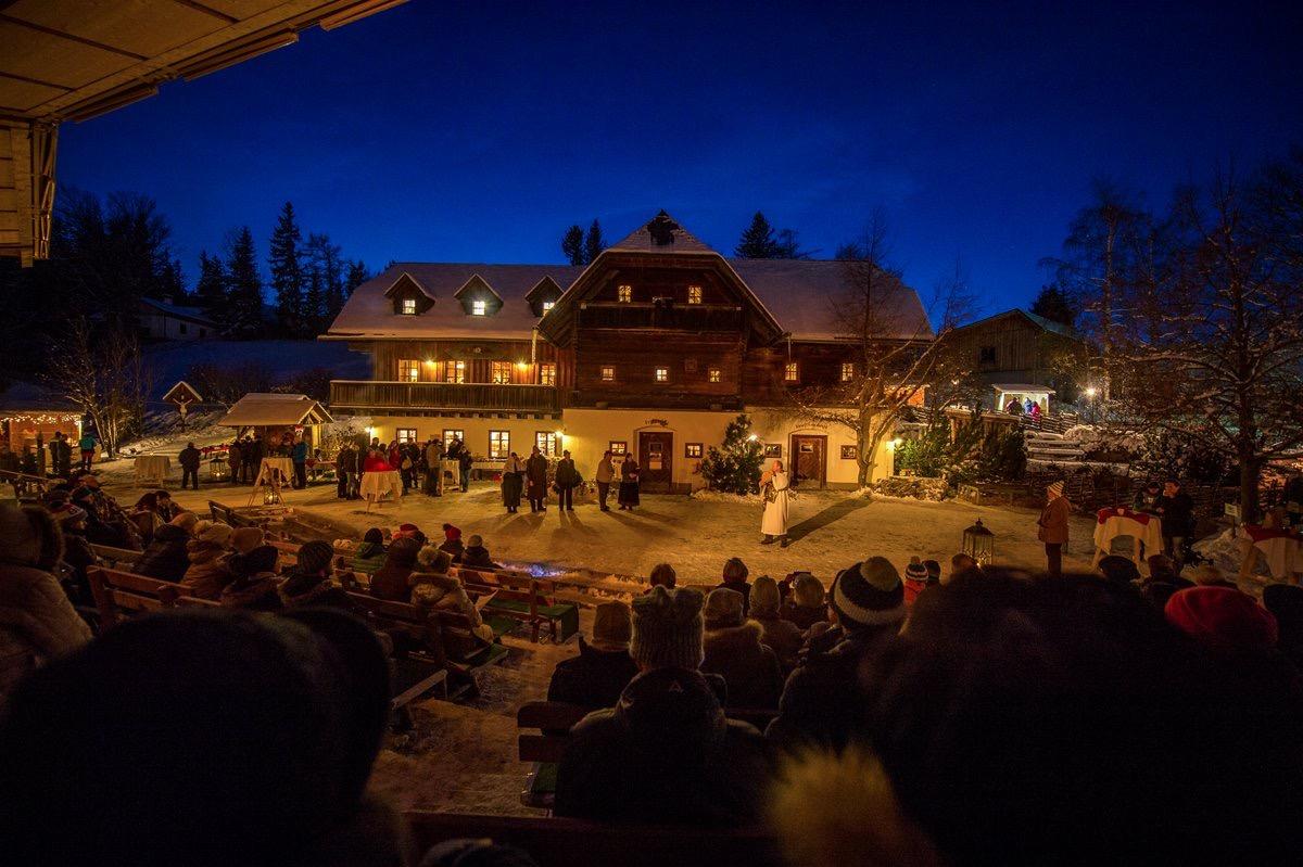 Brandluckner Adventmarkt beim Huab’n Theater