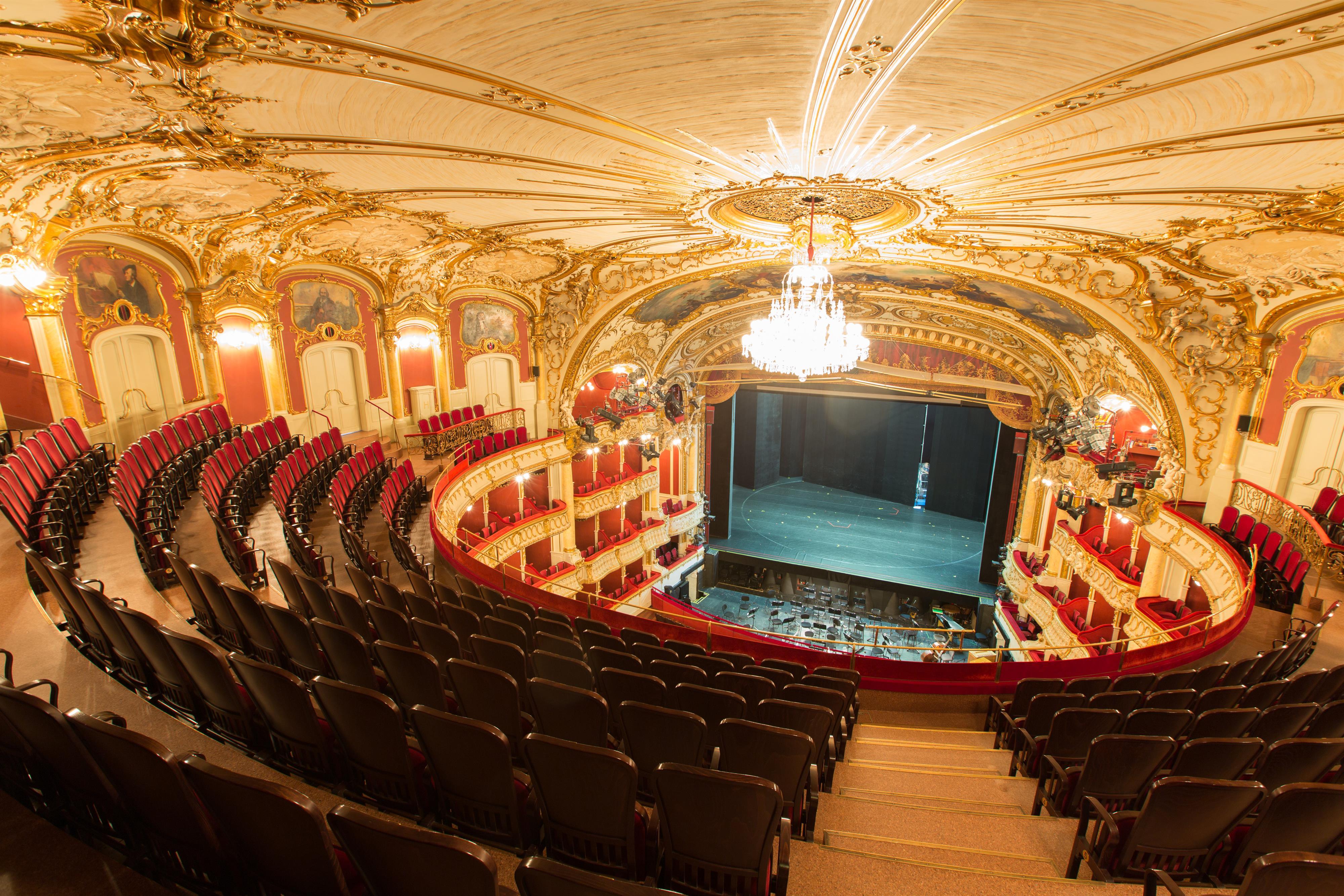 Advent in der Oper
