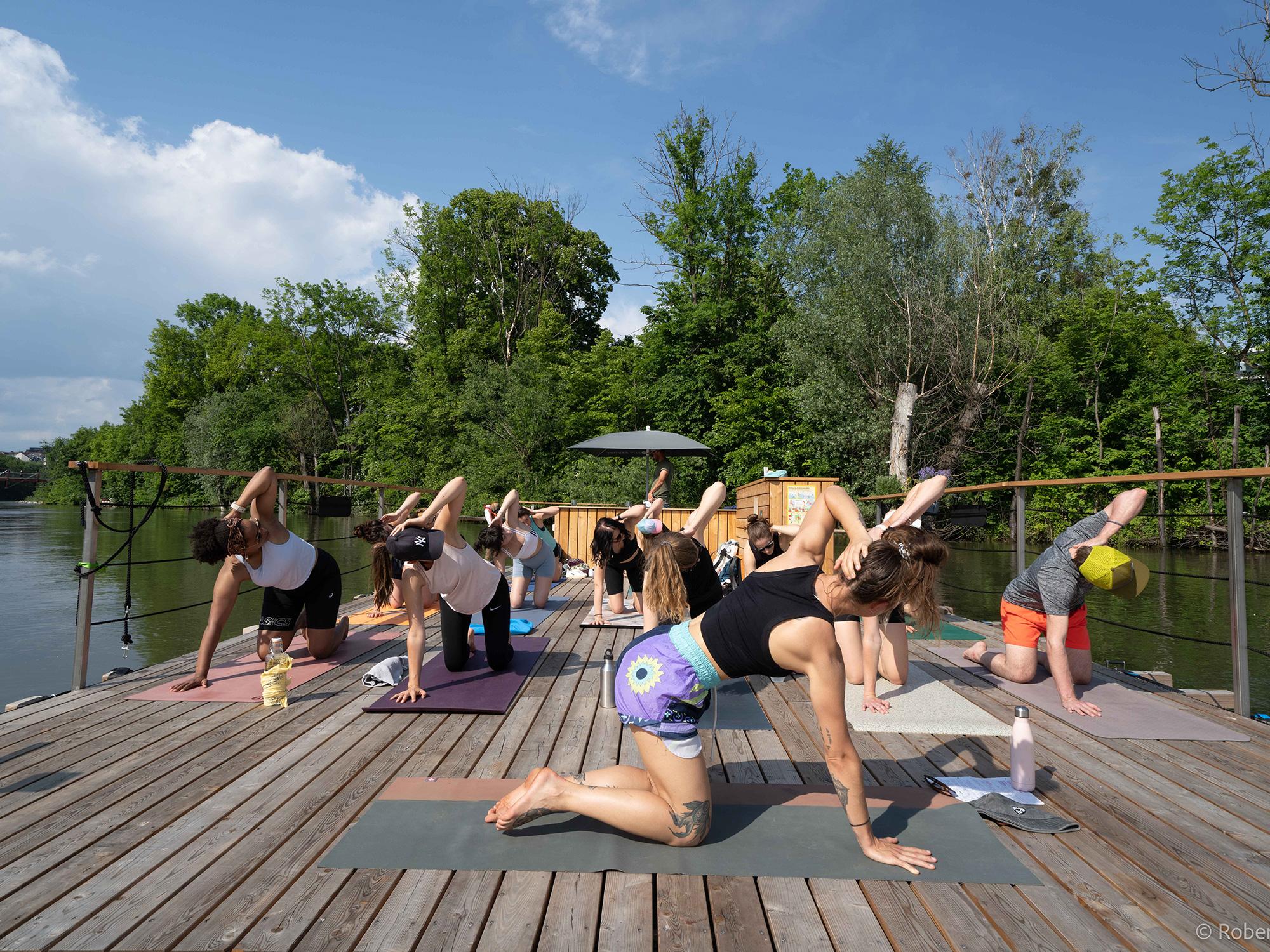 Die Flößerei- Yoga am Floß