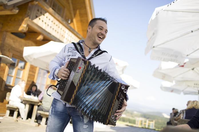 Live Musik auf der BratlAlm