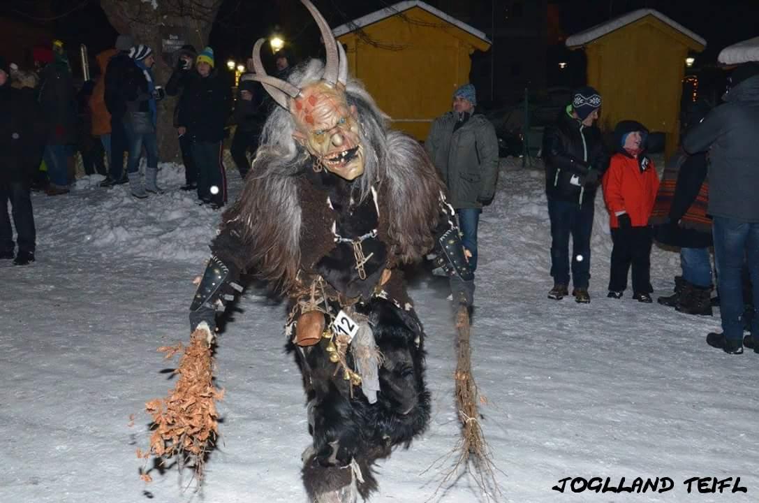 Perchtenlauf der „Rettenegger Fösnteifl“ + Nikolo