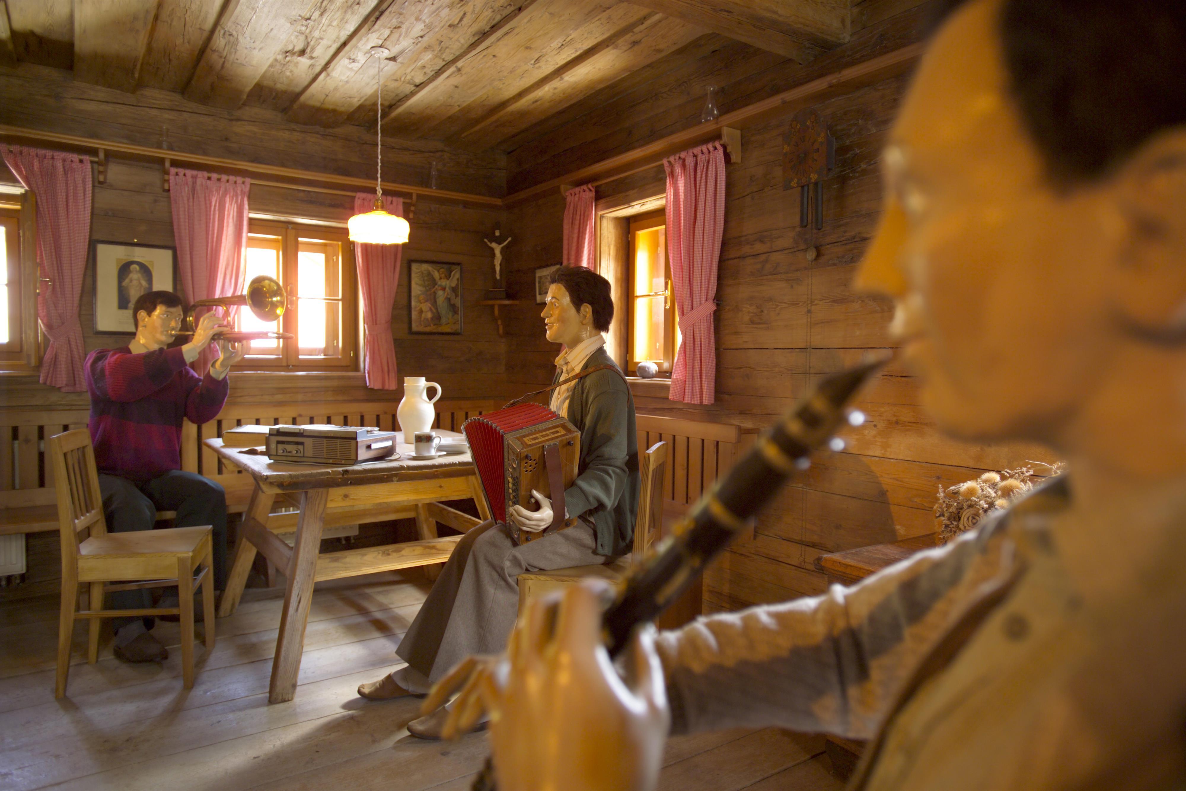 Kunsthandwerks-Ausstellung im Stoani Haus der Musik