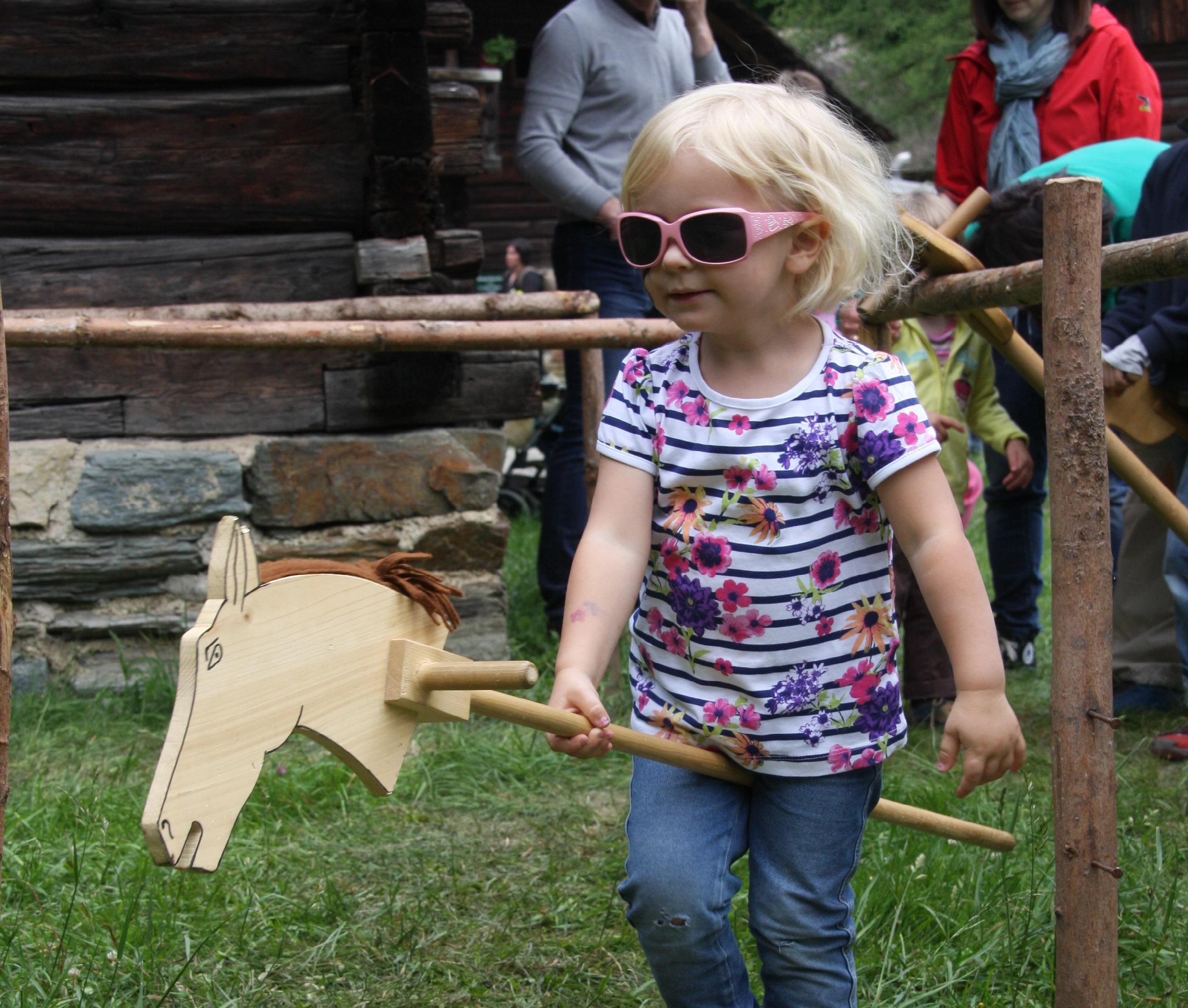 Kinderwelt in Haus und Hof