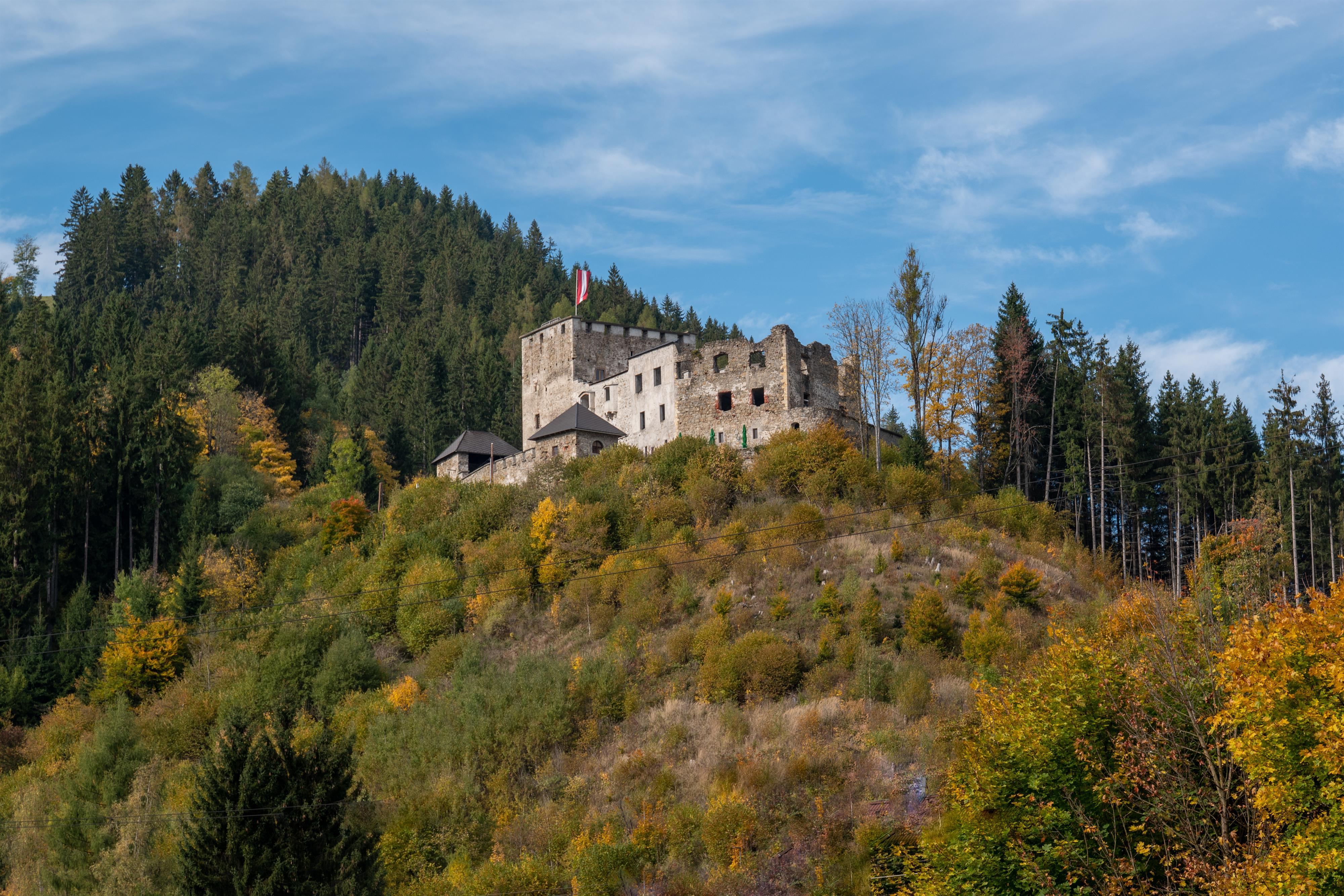 Benefizveranstaltungen in der Burgruine Lichtenegg