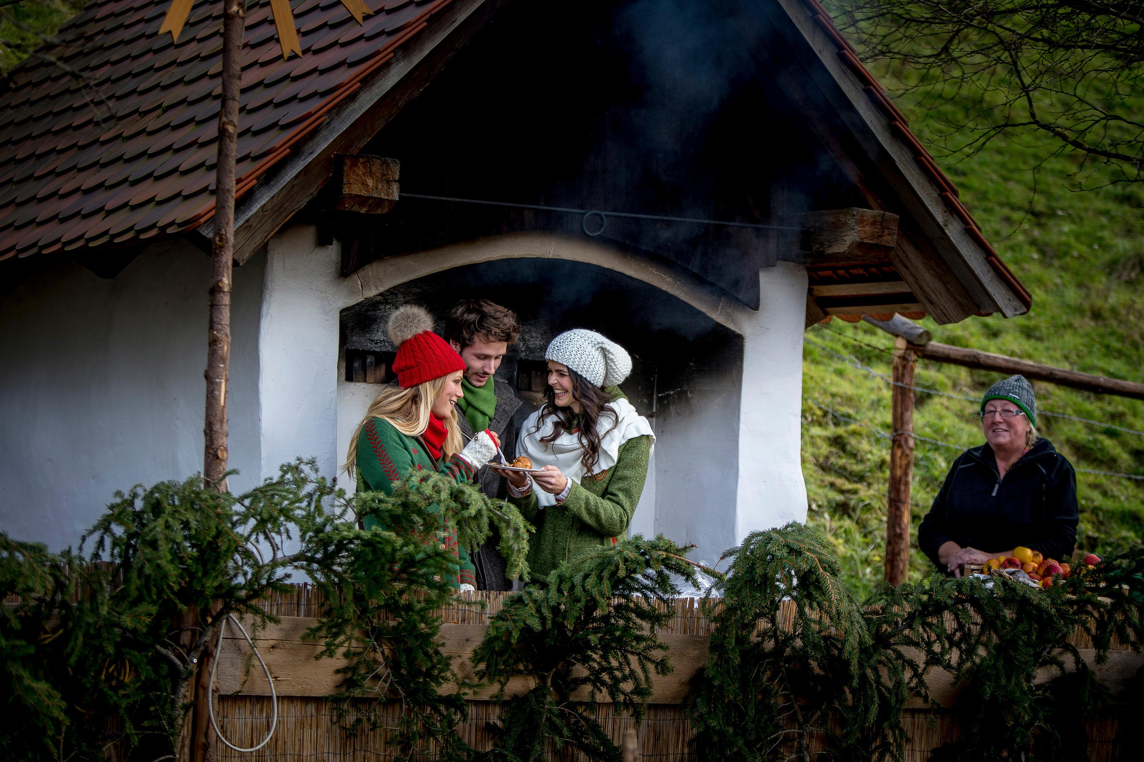 Adventfahrt: Besinnliches Brauchtum am Hüblerhof