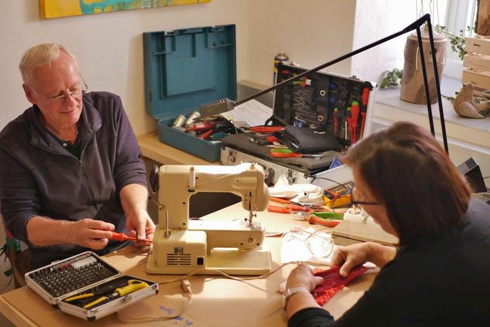 Reparatur Café im 12er Haus