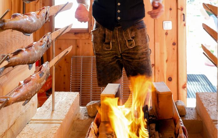 Teichhütte Zloam - Traditionelles Lechfischbraten