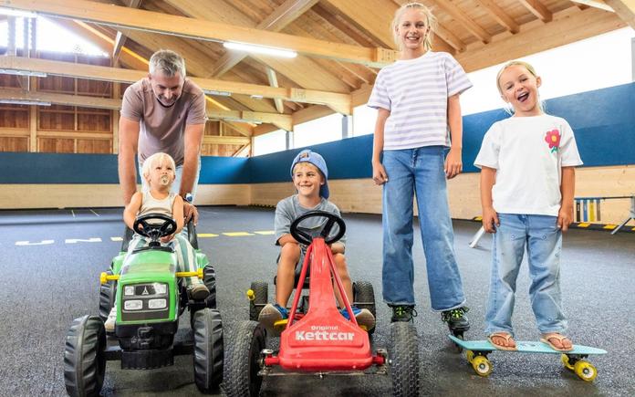 Freizeithalle Zloam- Indoor Skaten und Kinderfuhrpark