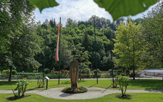 Mittelpunktstein im Kurpark Bad Aussee