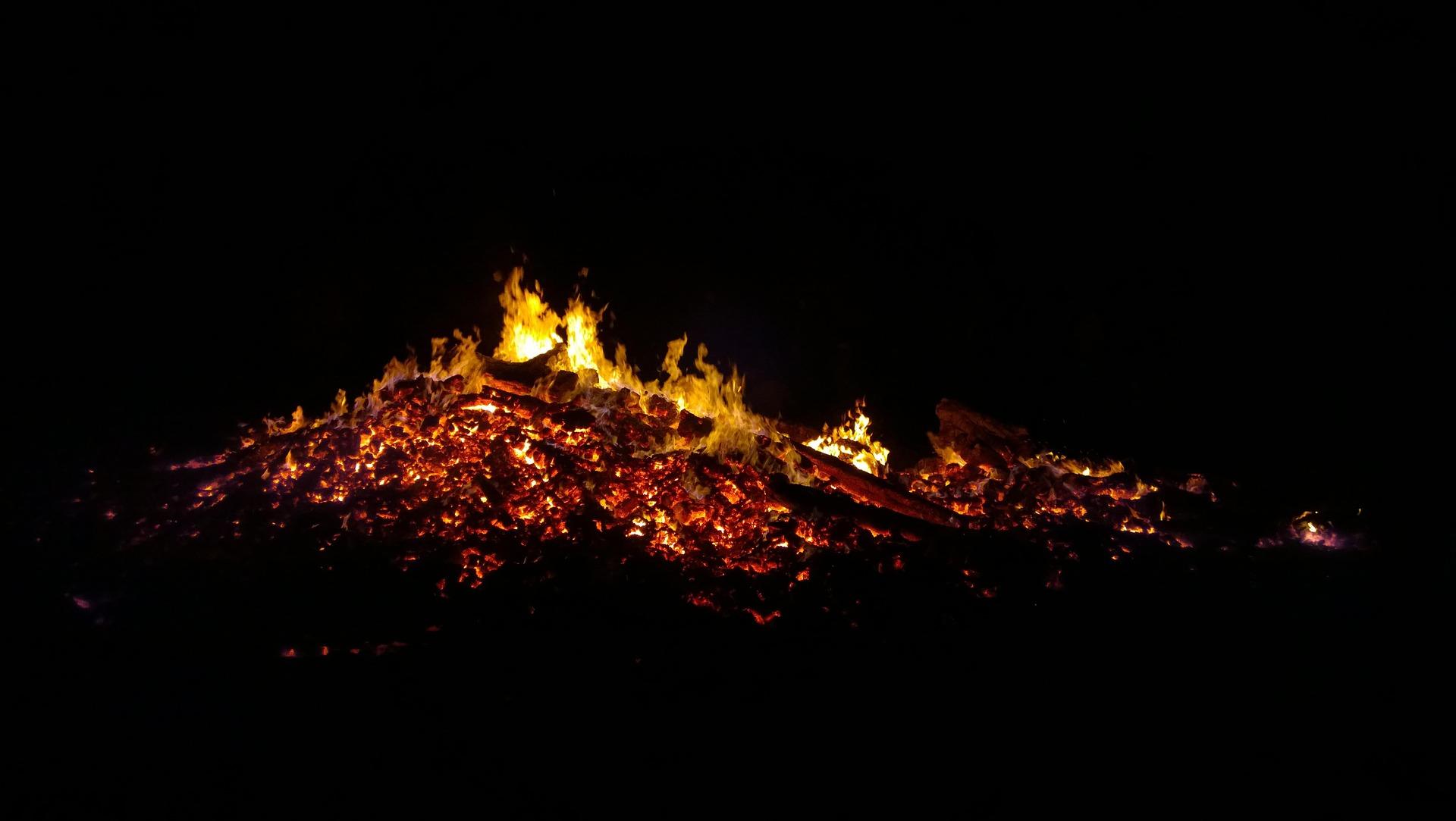 Sonnwendfeuer auf der Mariazeller Bürgeralpe