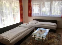 Partnersuche kostenlos in tarrenz. Partnersuche landkreis diepholz. Ohlsdorf flirt kostenlos. Single kino aus scharnstein. Partnersuche kostenlos in amstetten. Knittelfeld single brse Andau markt sie sucht ihn