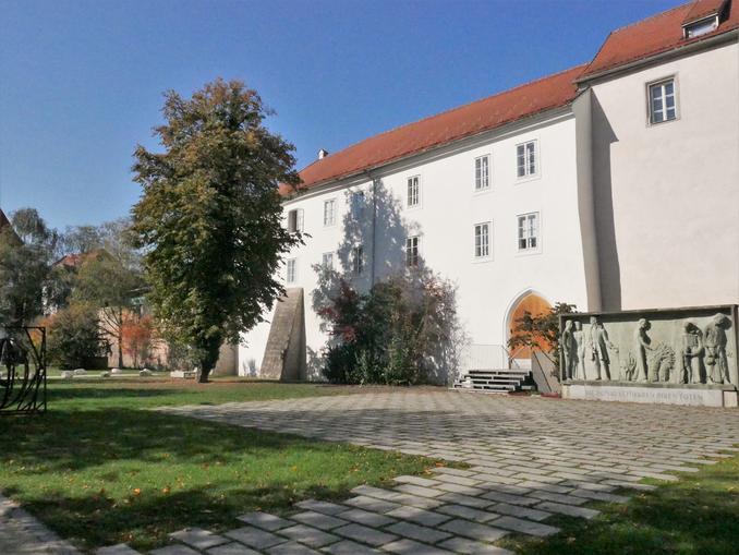 Minoritenplatz